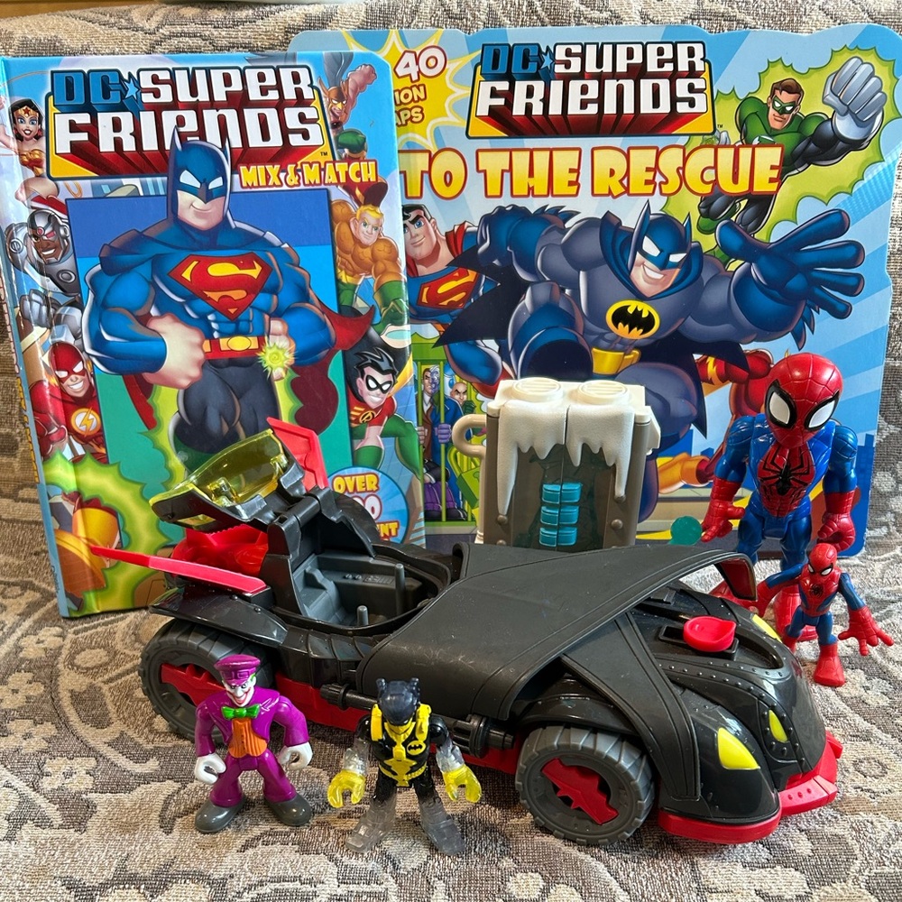 2 DC Super Friends Junior Books, 2 Spider-Man, Joker, Batman, Ninja Batmobile